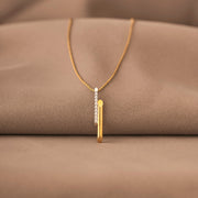 Duo Color Sticking Together Necklace