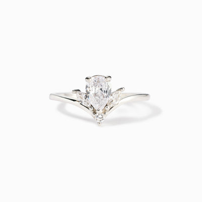 pear shaped trio stone promise ring