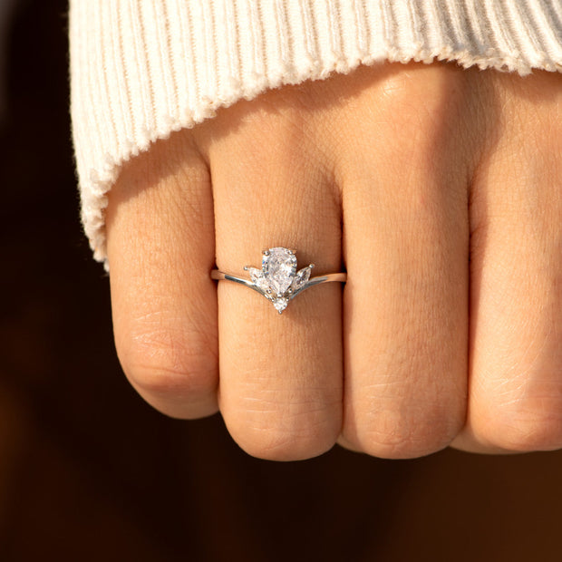 pear shaped trio stone promise ring