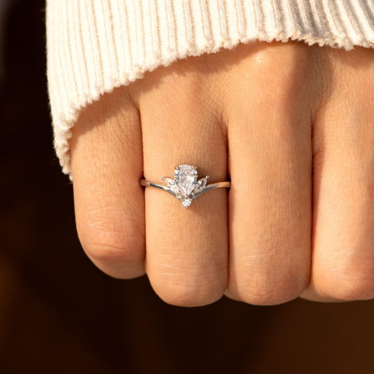 pear shaped trio stone promise ring