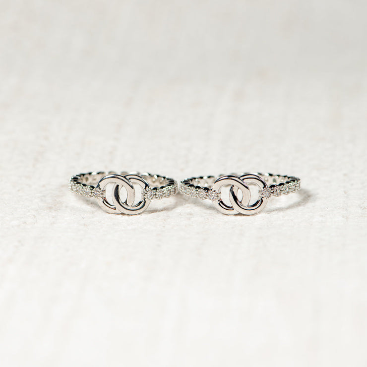 Pavé Interlocking Ring