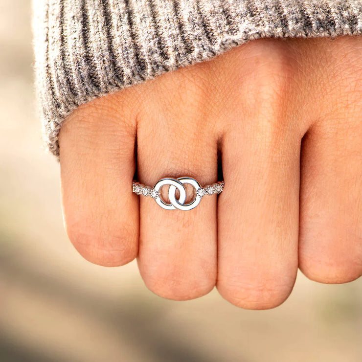 Pavé Interlocking Ring